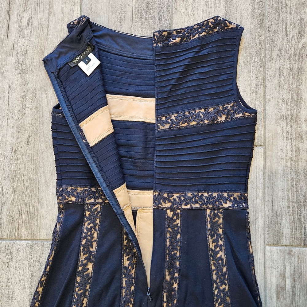 Tadashi Shoji Pintuck Jersey and Lace Dress Size S Navy Fit Flare Formal Elegant - Picture 8 of 10